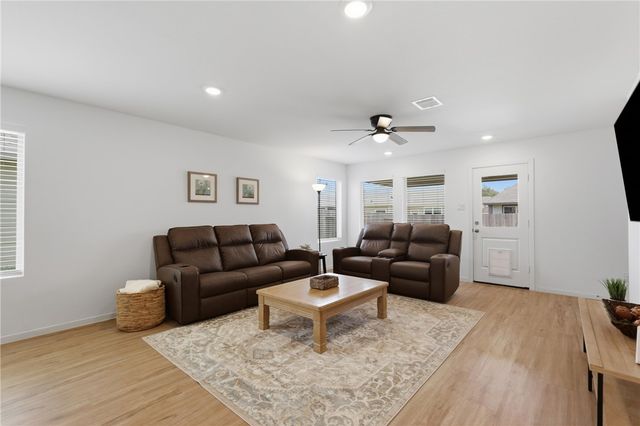 1942 Taggart Trail, Bryan, TX 77807