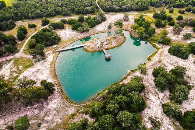 1331 E Parker Road, Muldoon, TX 78949