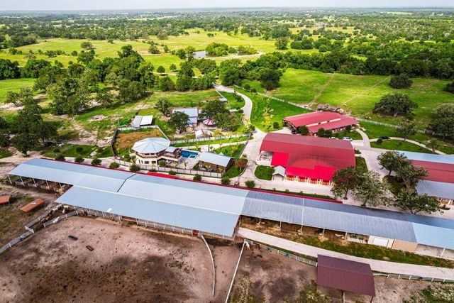 1331 E Parker Road, Muldoon, TX 78949