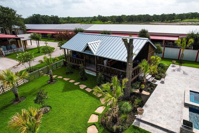1331 E Parker Road, Muldoon, TX 78949