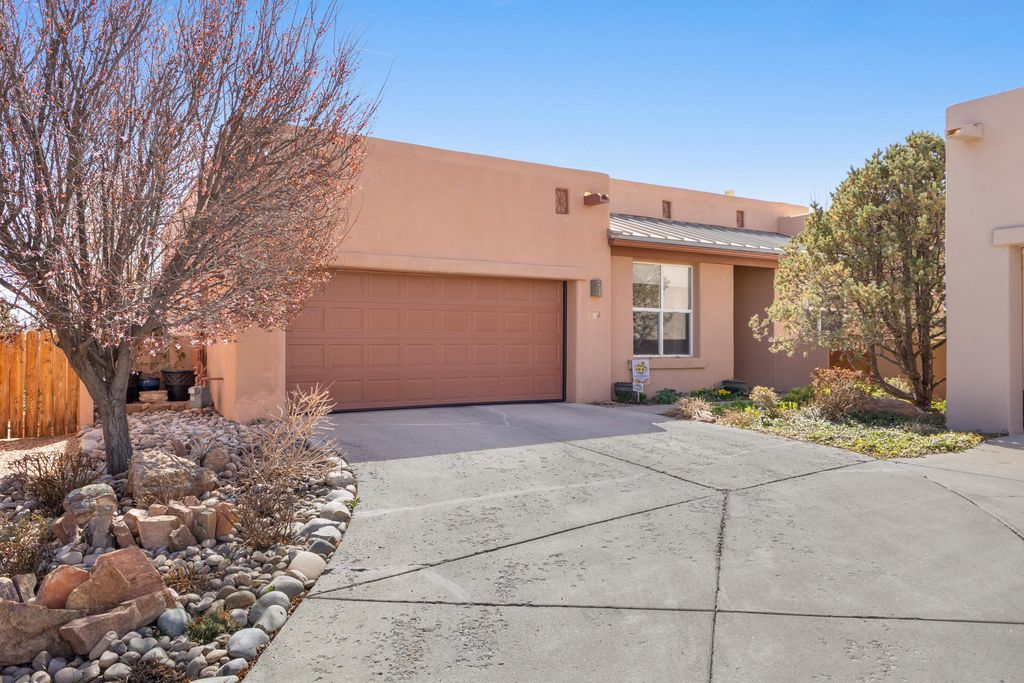 Image 1 of property listing at 4 Rusty Spur Place, Santa Fe, NM 87508