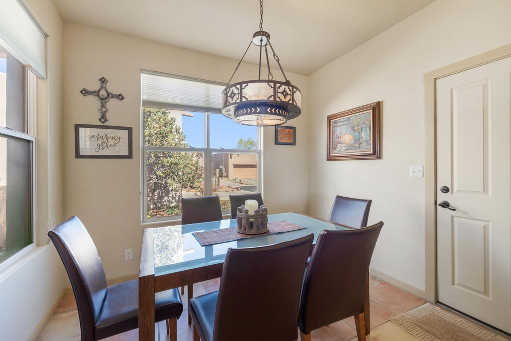 Image 13 of property listing at 4 Rusty Spur Place, Santa Fe, NM 87508