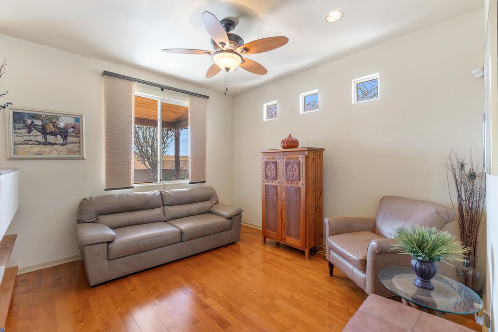 Image 19 of property listing at 4 Rusty Spur Place, Santa Fe, NM 87508