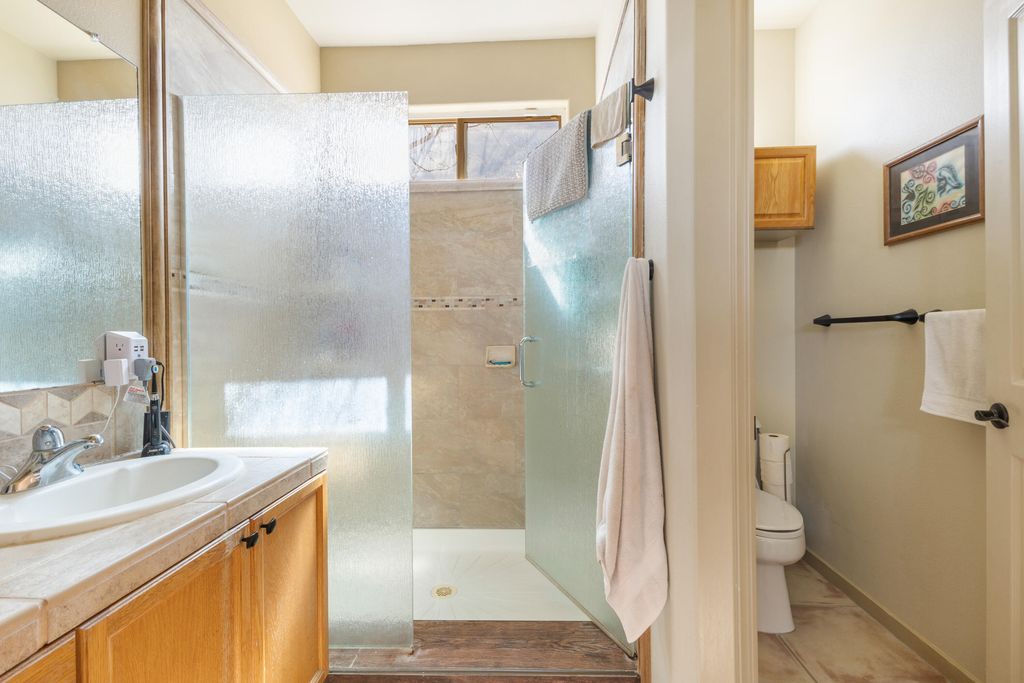 Image 21 of property listing at 4 Rusty Spur Place, Santa Fe, NM 87508