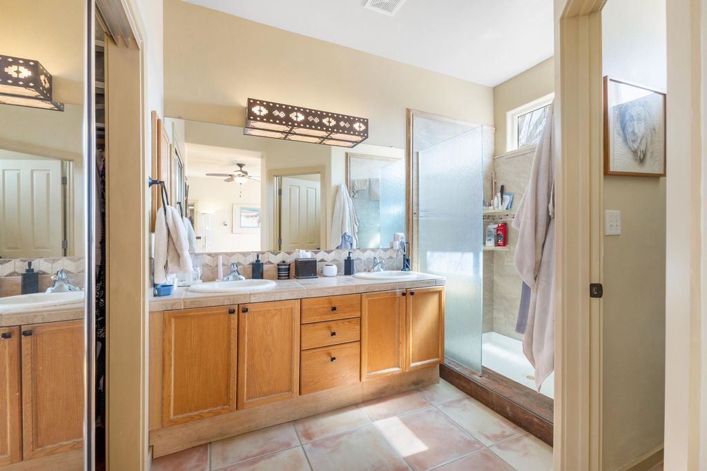 Image 22 of property listing at 4 Rusty Spur Place, Santa Fe, NM 87508