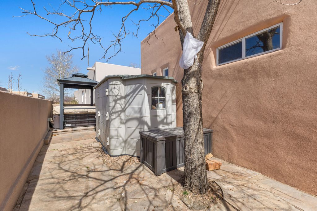 Image 36 of property listing at 4 Rusty Spur Place, Santa Fe, NM 87508