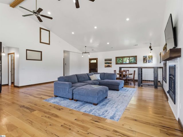 267 Christmastree Lane, Woodruff, SC 29388