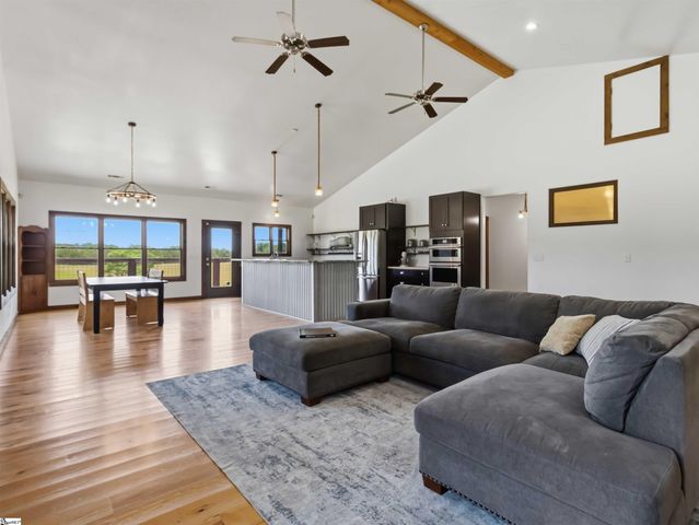 267 Christmastree Lane, Woodruff, SC 29388