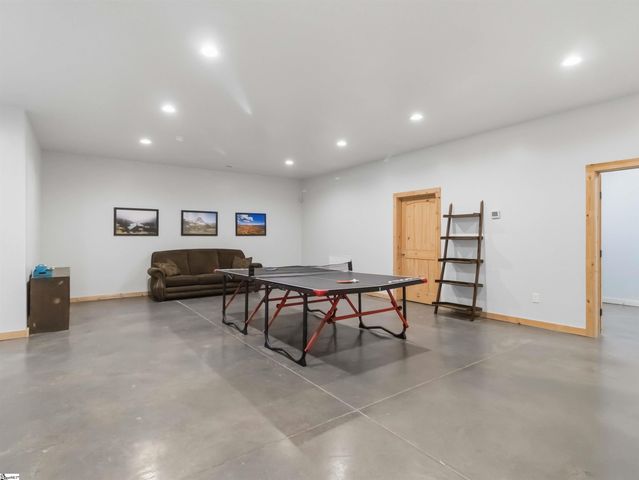 267 Christmastree Lane, Woodruff, SC 29388