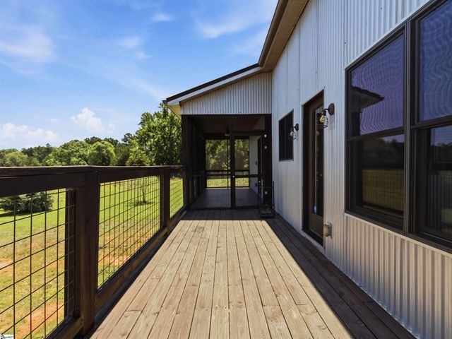267 Christmastree Lane, Woodruff, SC 29388