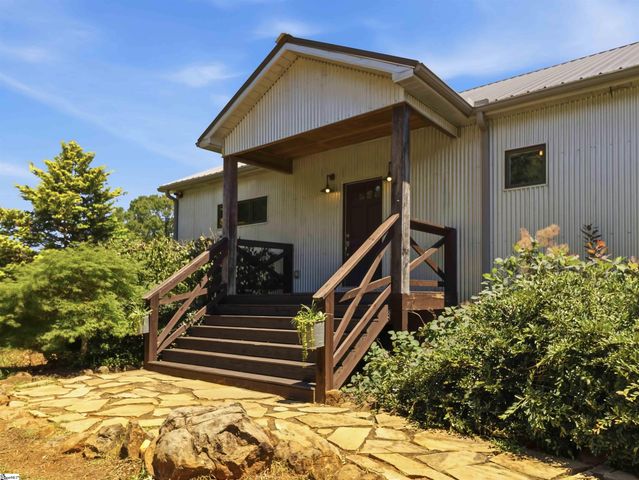 267 Christmastree Lane, Woodruff, SC 29388