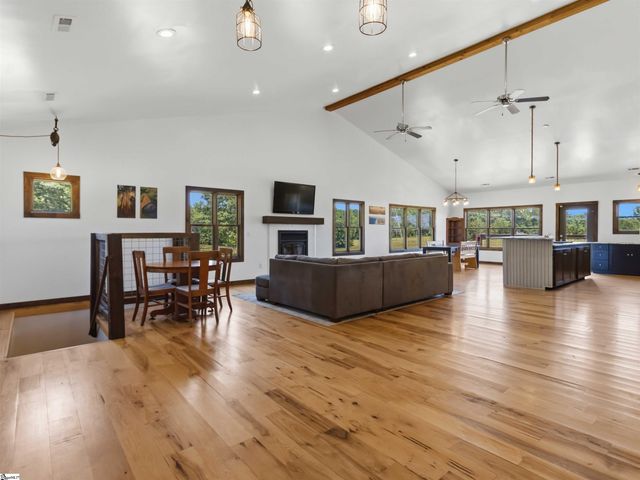267 Christmastree Lane, Woodruff, SC 29388