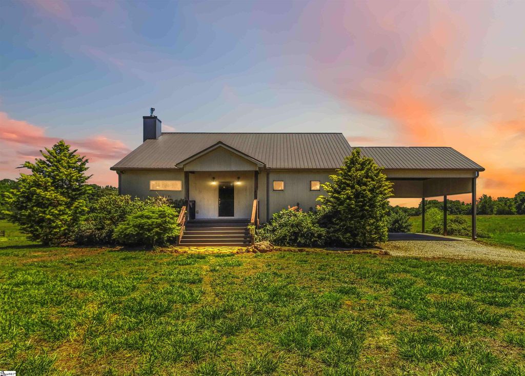 267 Christmastree Lane, Woodruff, SC 29388