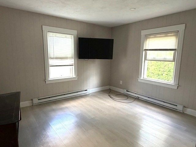 22 Marsh Ave, Southbridge, MA 01550