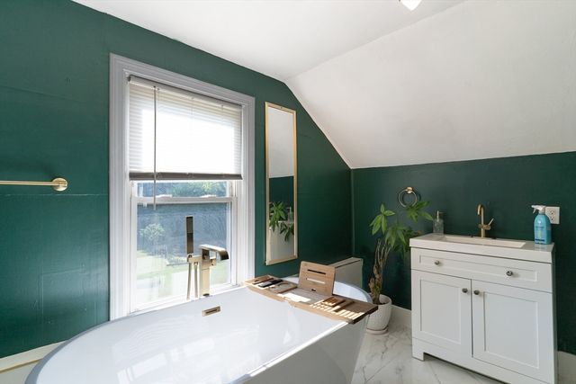 22 Marsh Ave, Southbridge, MA 01550