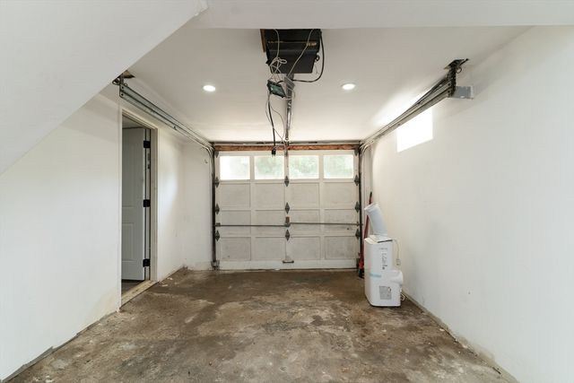 22 Marsh Ave, Southbridge, MA 01550