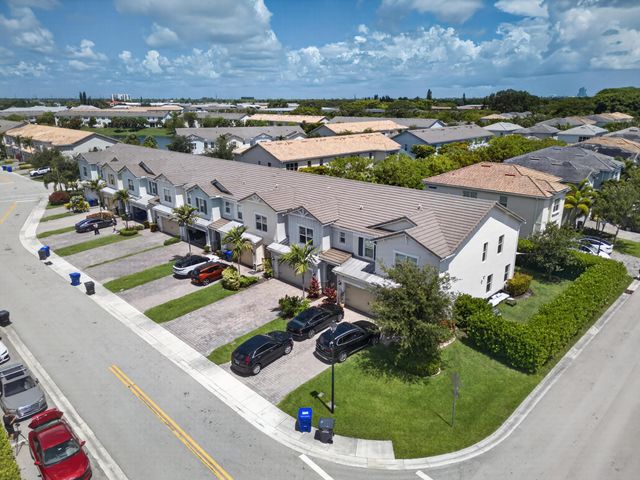 4715 Eucalyptus Drive, Hollywood, FL 33021