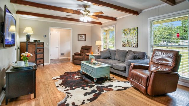 105 Highlander Dr, Hendersonville, TN 37075