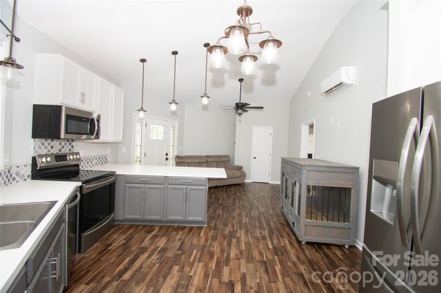 1807 Warren Avenue, Gastonia, NC 28054