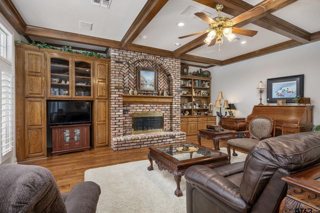 1545 FM 2419, Palestine, TX 75801