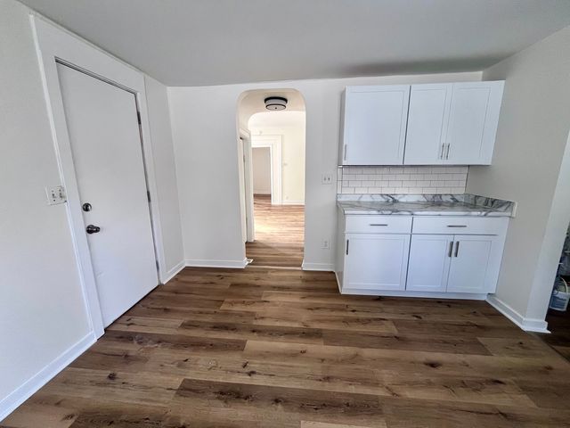 393 Wellington Avenue 2, Elgin, IL 60120