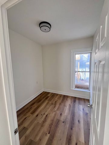 393 Wellington Avenue 2, Elgin, IL 60120