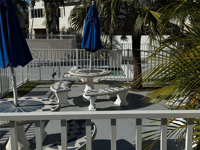 17500 NW 67th Pl P-4, Hialeah, FL 33015