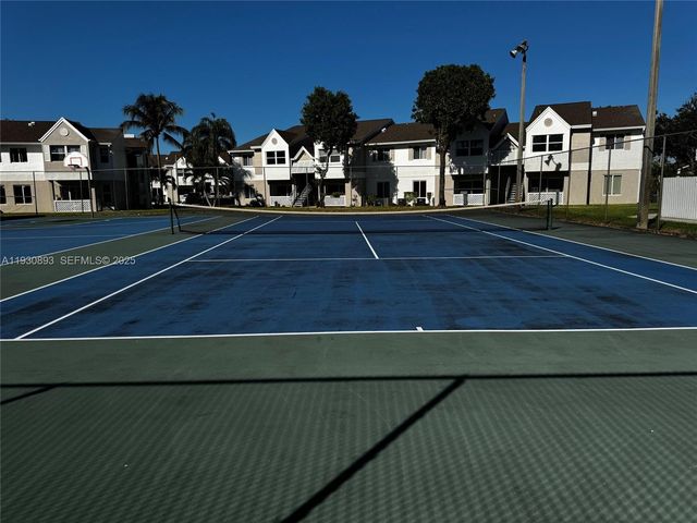 17500 NW 67th Pl P-4, Hialeah, FL 33015