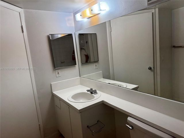 17500 NW 67th Pl P-4, Hialeah, FL 33015