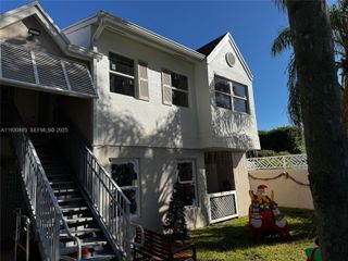 17500 NW 67th Pl P-4, Hialeah, FL 33015
