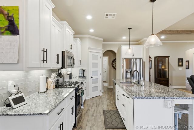 506 Castle Pines Circle, Claremore, OK 74019