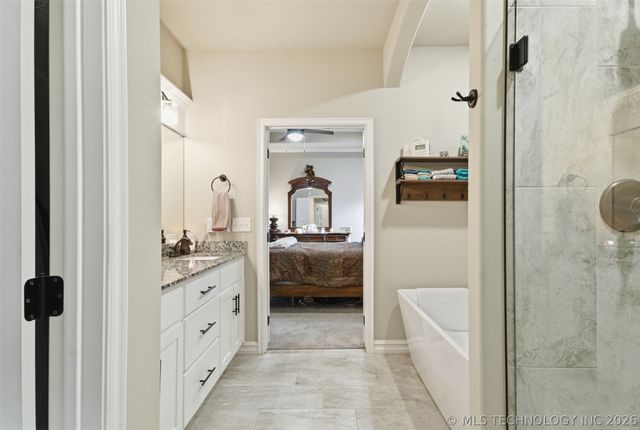 506 Castle Pines Circle, Claremore, OK 74019