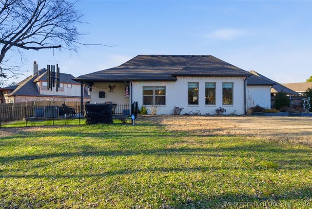 506 Castle Pines Circle, Claremore, OK 74019