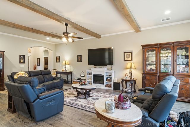 506 Castle Pines Circle, Claremore, OK 74019