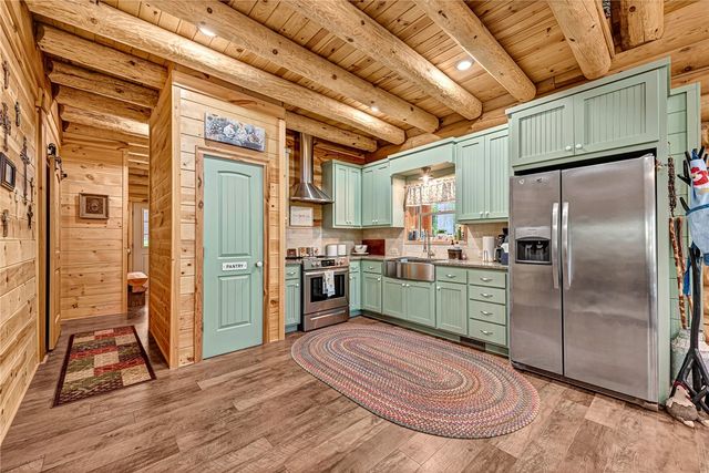 170 Meadow Ridge Road, Eureka Springs, AR 72632