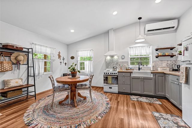 170 Meadow Ridge Road, Eureka Springs, AR 72632