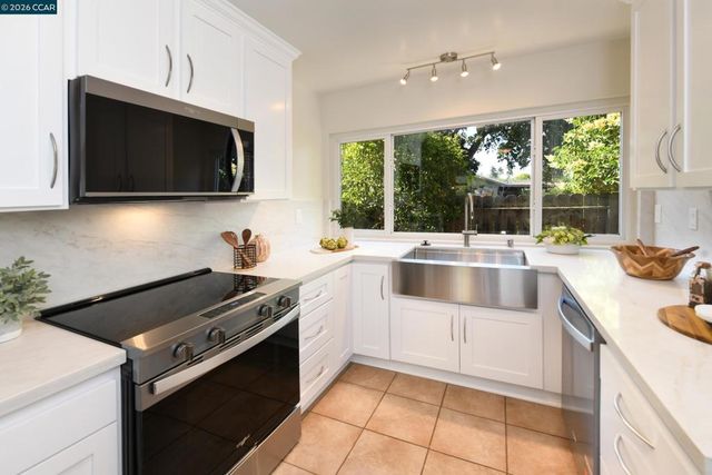 1759 Elm Rd, Concord, CA 94519
