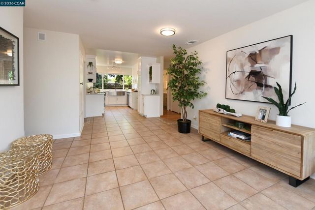 1759 Elm Rd, Concord, CA 94519