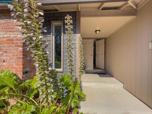 1759 Elm Rd, Concord, CA 94519