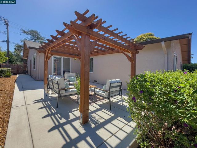 1759 Elm Rd, Concord, CA 94519