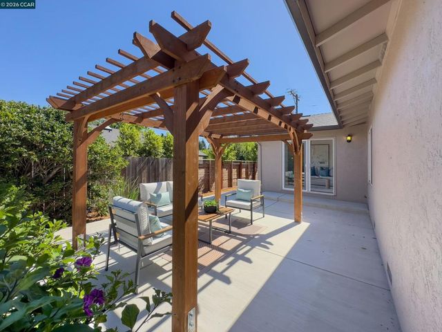 1759 Elm Rd, Concord, CA 94519
