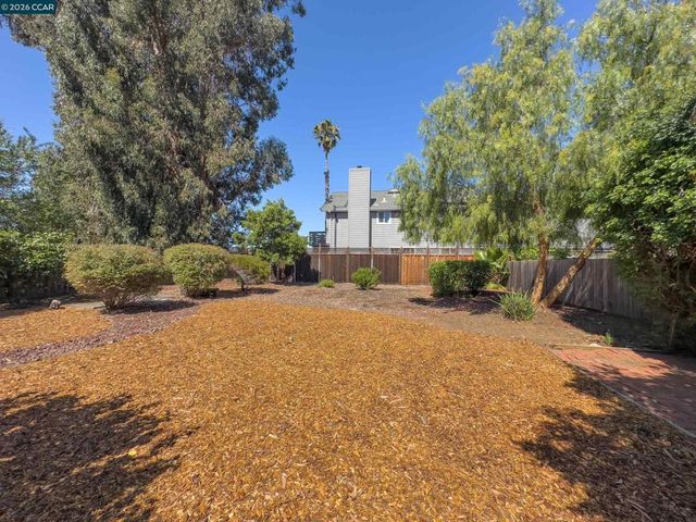 1759 Elm Rd, Concord, CA 94519