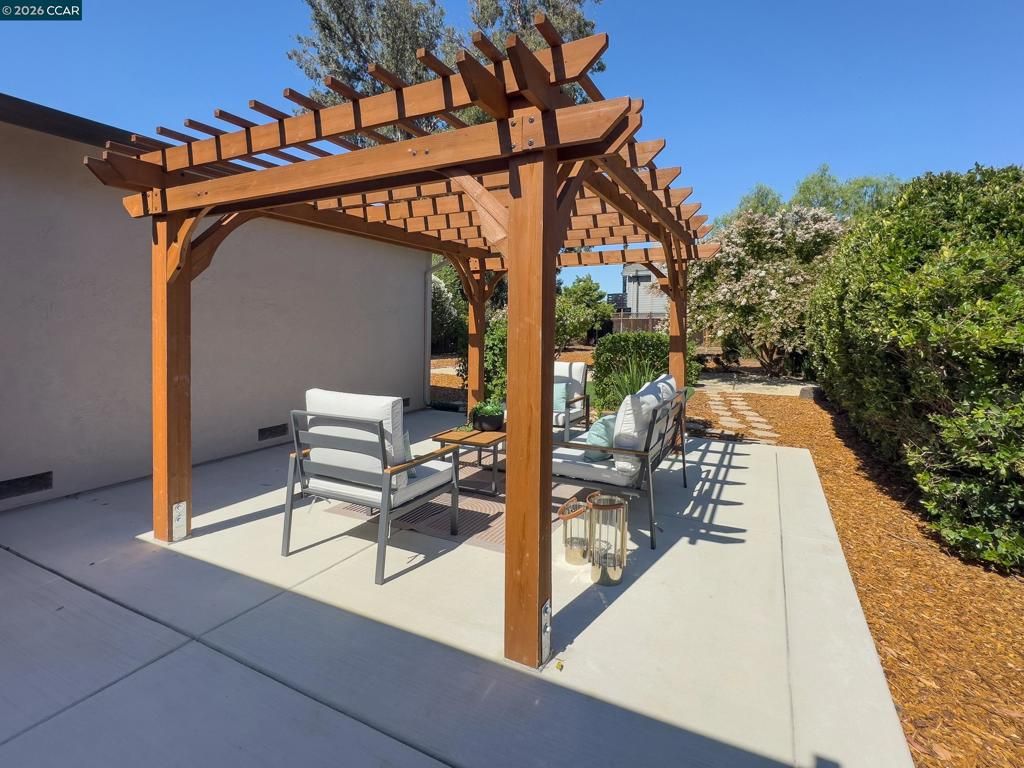 Image 41 of property listing at 1759 Elm Rd, Concord, CA 94519