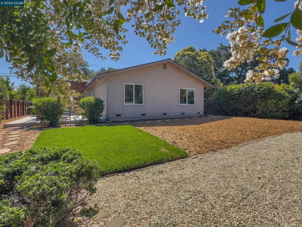 Image 5 of property listing at 1759 Elm Rd, Concord, CA 94519
