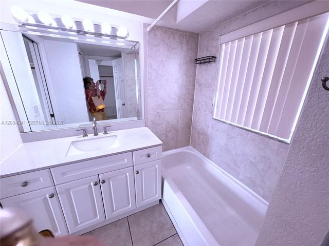 7713 SW 88th ST A312, Miami, FL 33156