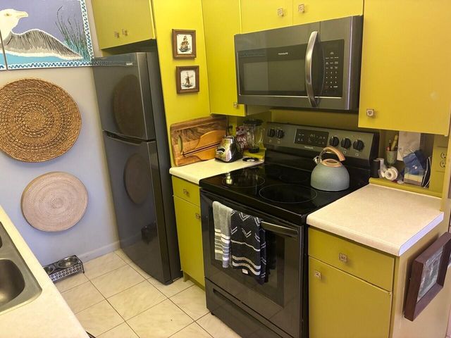 2002 Oakridge A Oakridge A 2002, Deerfield Beach, FL 33442