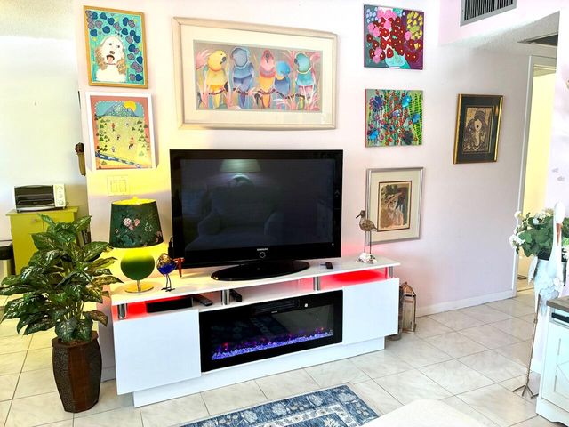 2002 Oakridge A Oakridge A 2002, Deerfield Beach, FL 33442