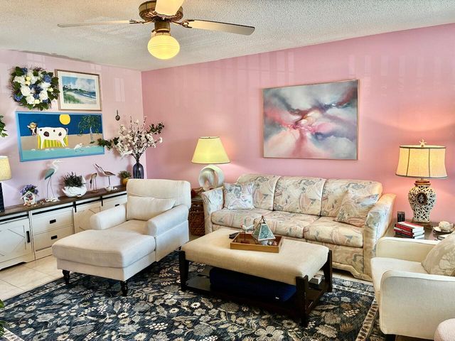 2002 Oakridge A Oakridge A 2002, Deerfield Beach, FL 33442