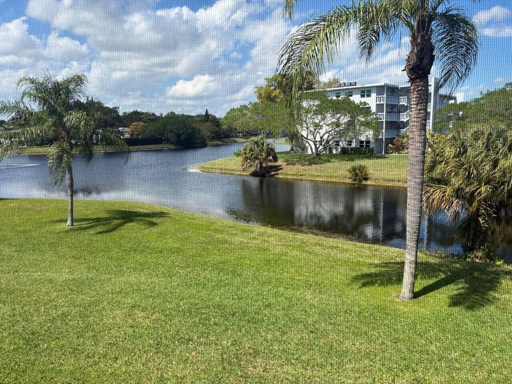 2002 Oakridge A Oakridge A 2002, Deerfield Beach, FL 33442