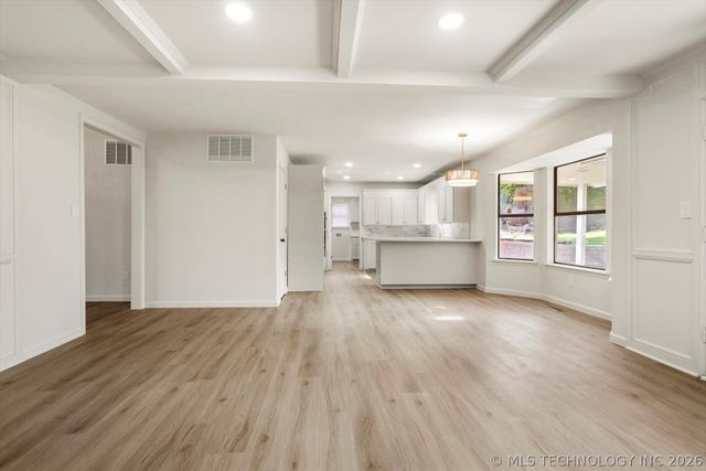 8747 S 68th East Avenue, Tulsa, OK 74133